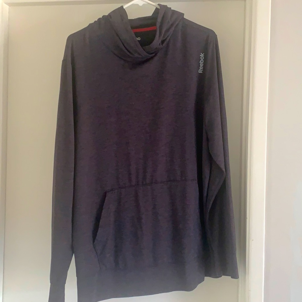 Men’s long sleeve hooded top